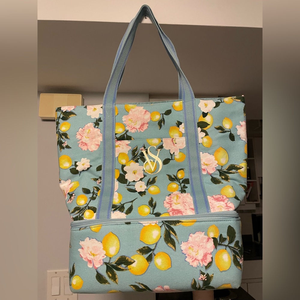 Victoria’s Secret tote bag lemons 🍋